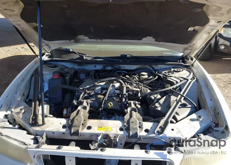 2001 Buick Century Custom z USA, uszkodzony, nr VIN 2G4WS52J111259282